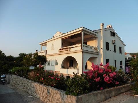 Apartments Biserka Punat Exterior photo