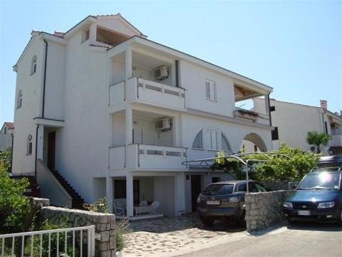 Apartments Biserka Punat Exterior photo